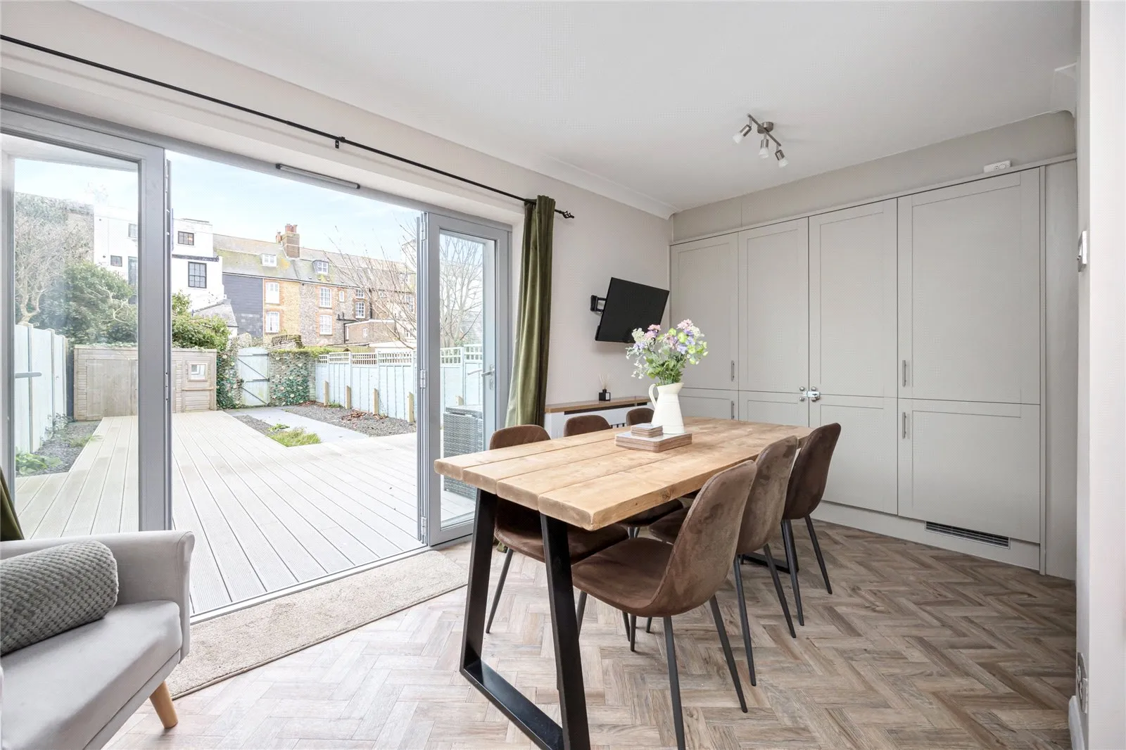 3 bed Town House