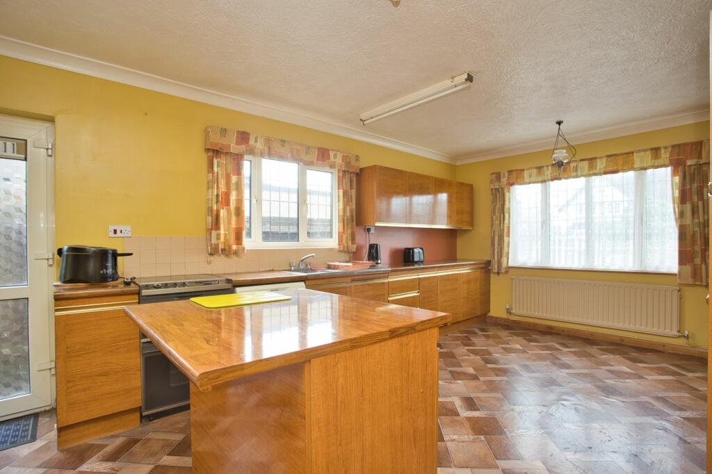 3 bed Detached Bungalow