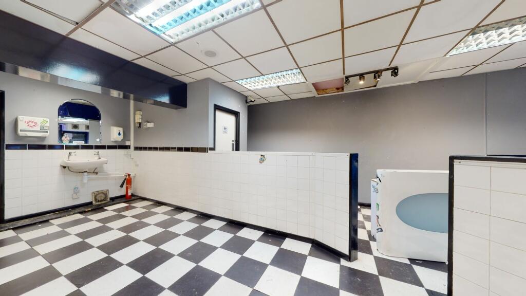 1 bed Convenience Store
