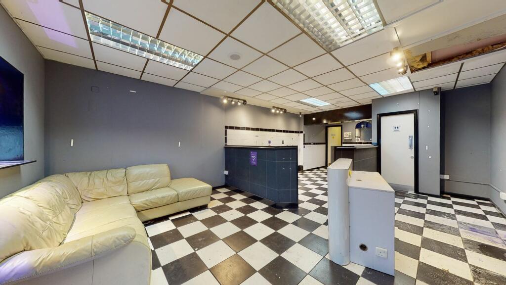 1 bed Convenience Store