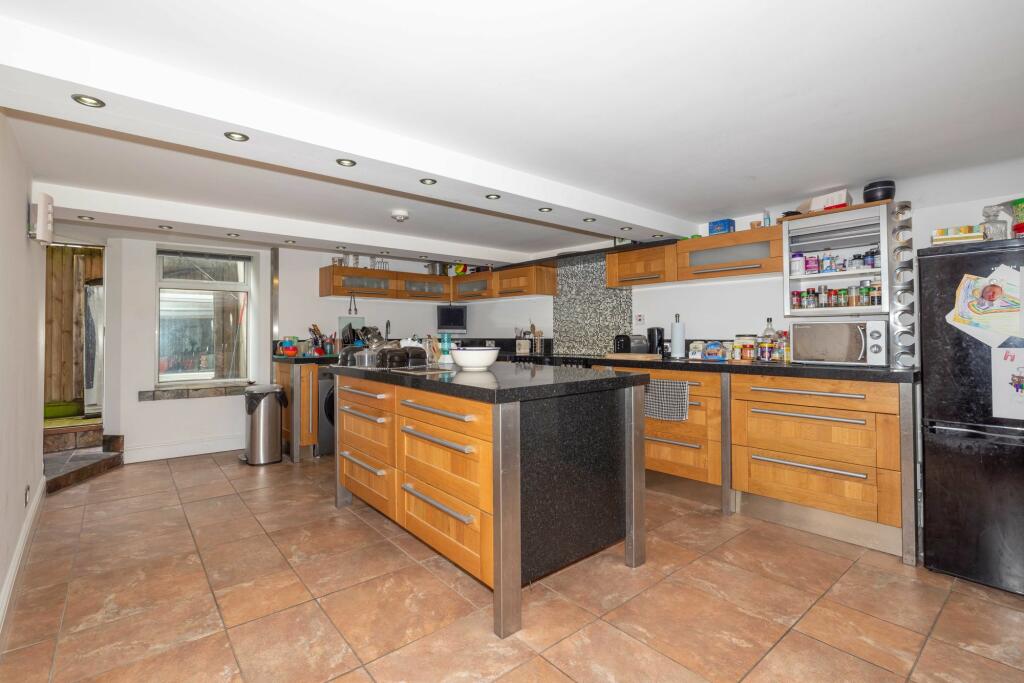 3 bed Apartment