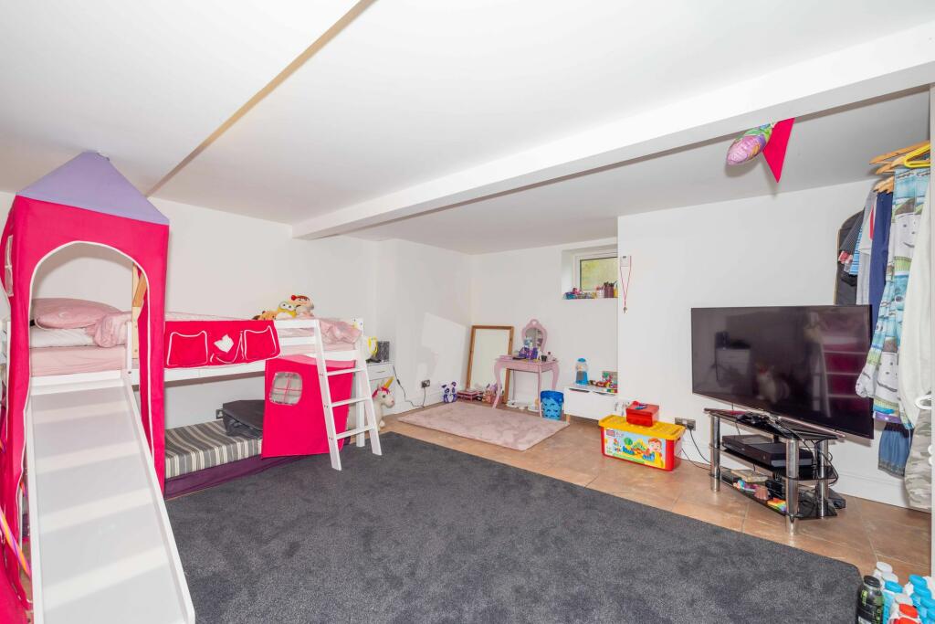 3 bed Apartment