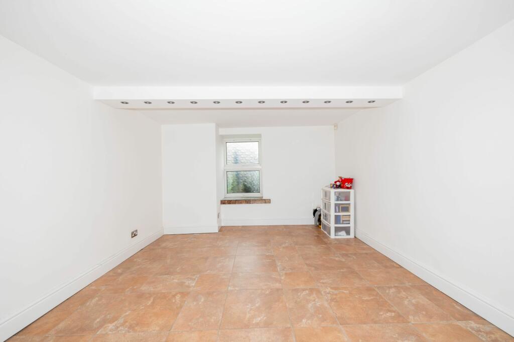 3 bed Apartment