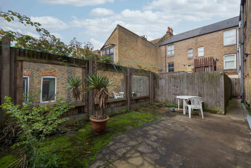 3 bed Apartment