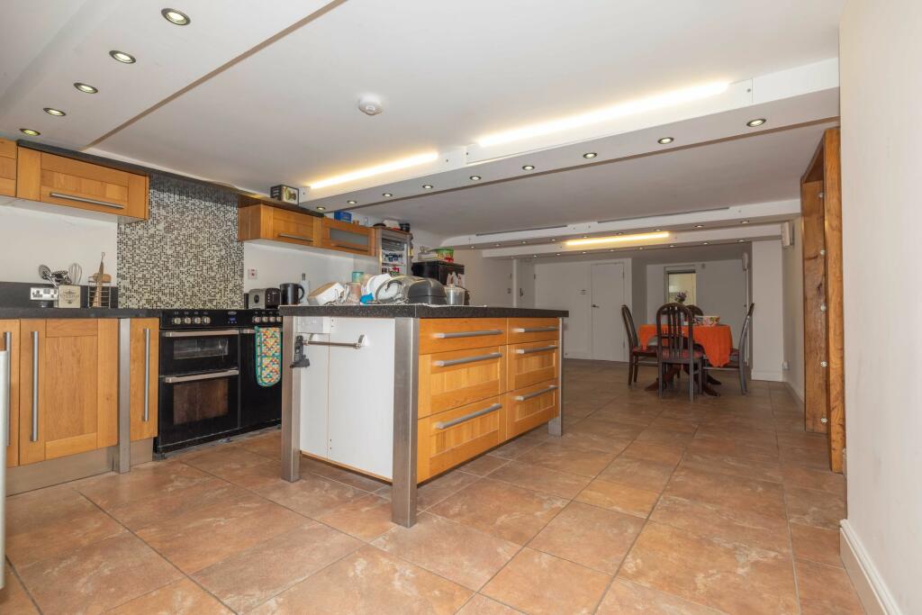 3 bed Apartment