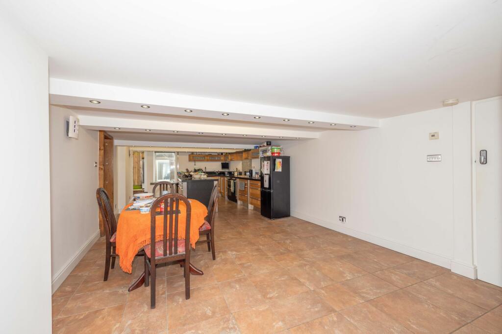 3 bed Apartment
