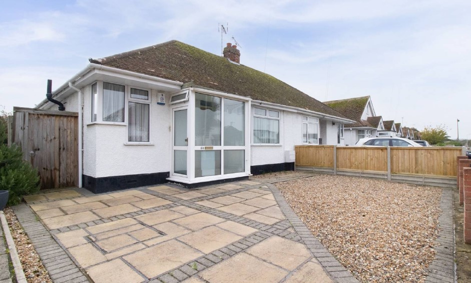 2 bed Semi-Detached Bungalow