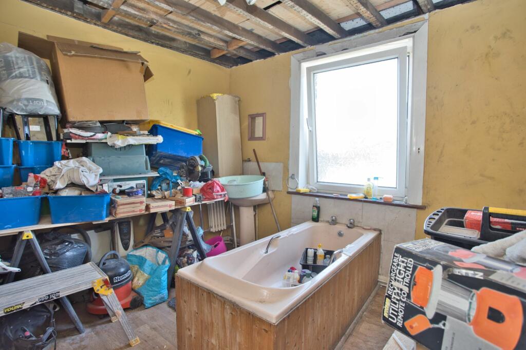 2 bed End of Terrace