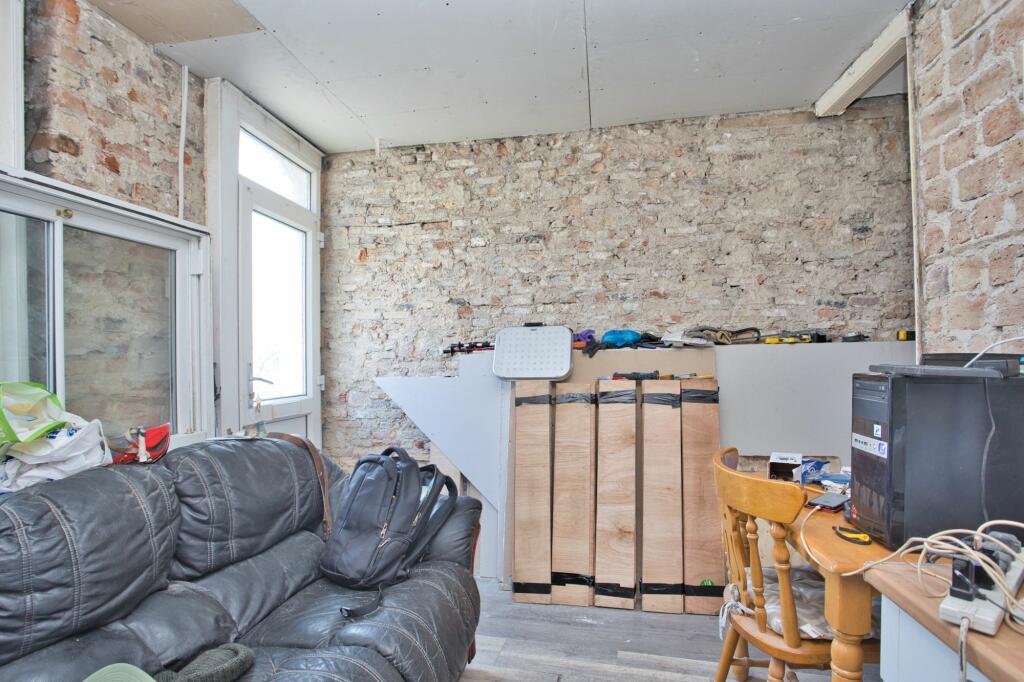 2 bed End of Terrace