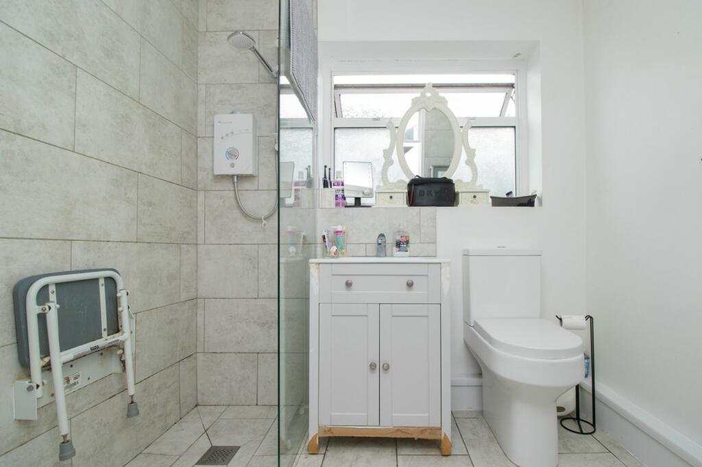 2 bed Detached Bungalow