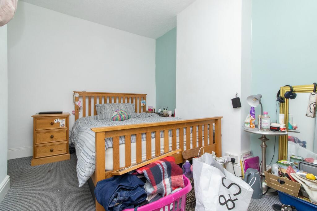3 bed End of Terrace