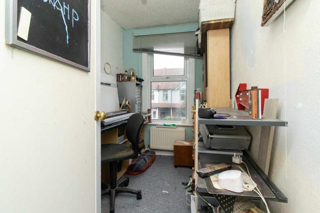 3 bed End of Terrace
