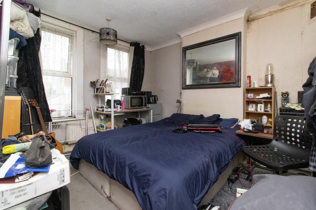 3 bed End of Terrace