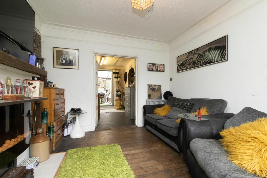 3 bed End of Terrace