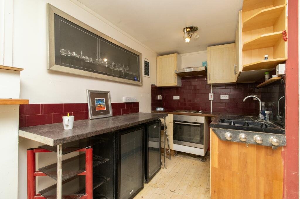 3 bed End of Terrace