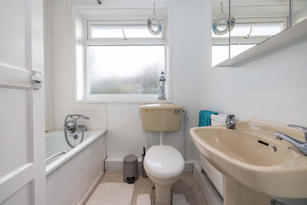 4 bed End of Terrace