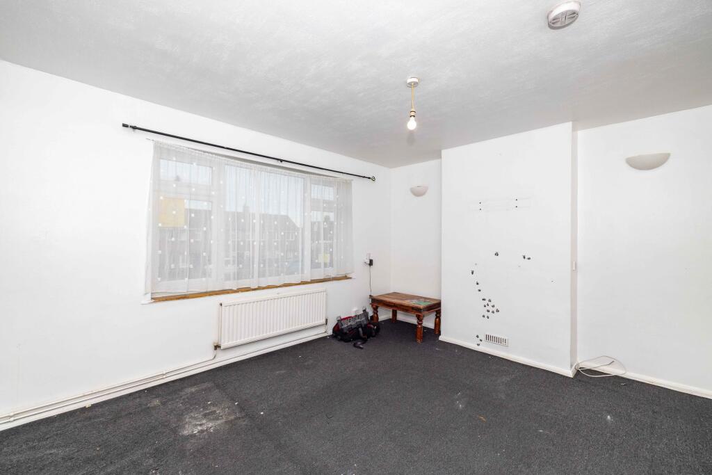 4 bed End of Terrace