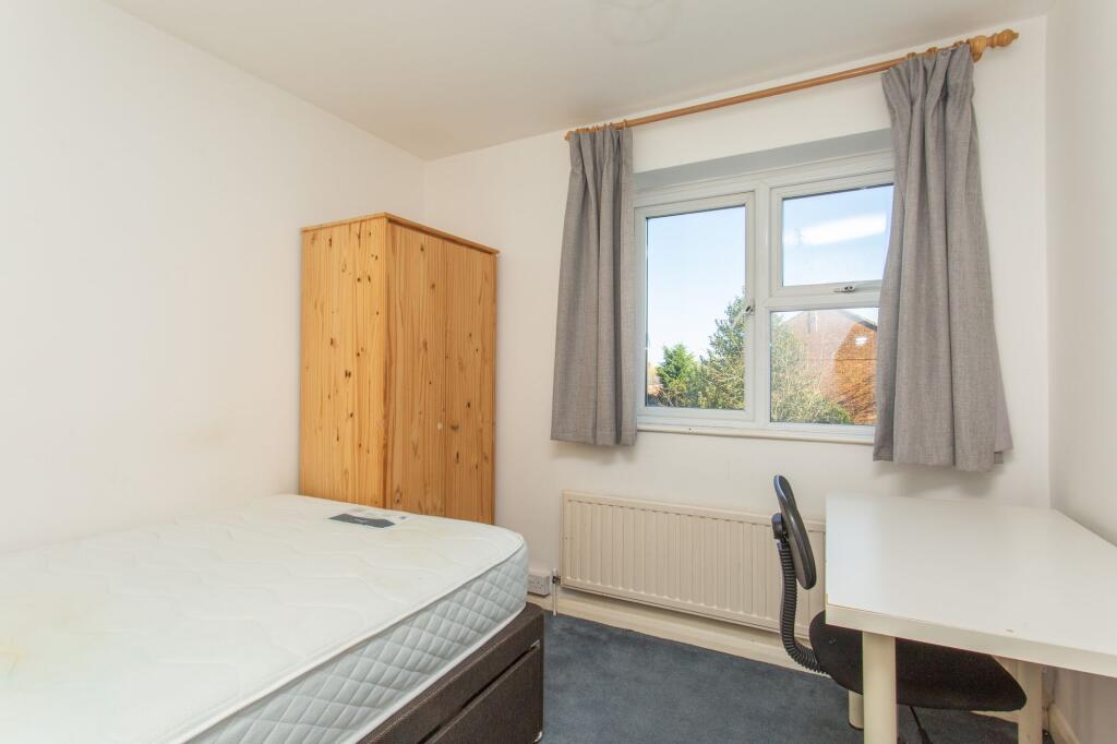 4 bed Terraced