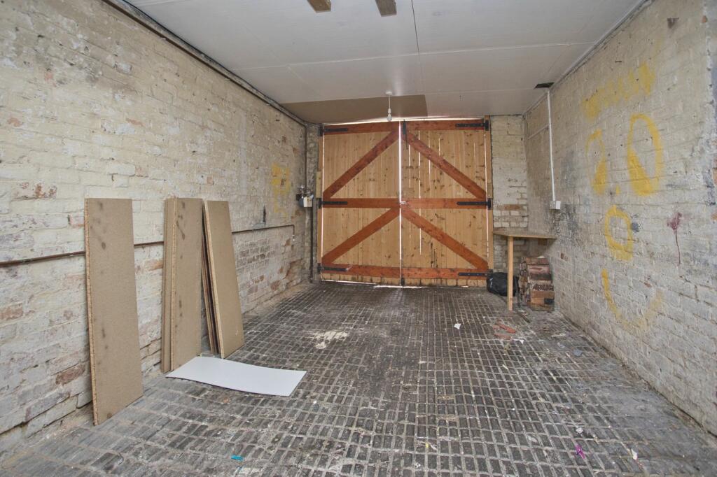 2 bed Terraced