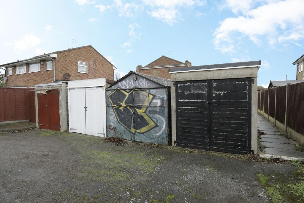 5 bed End of Terrace