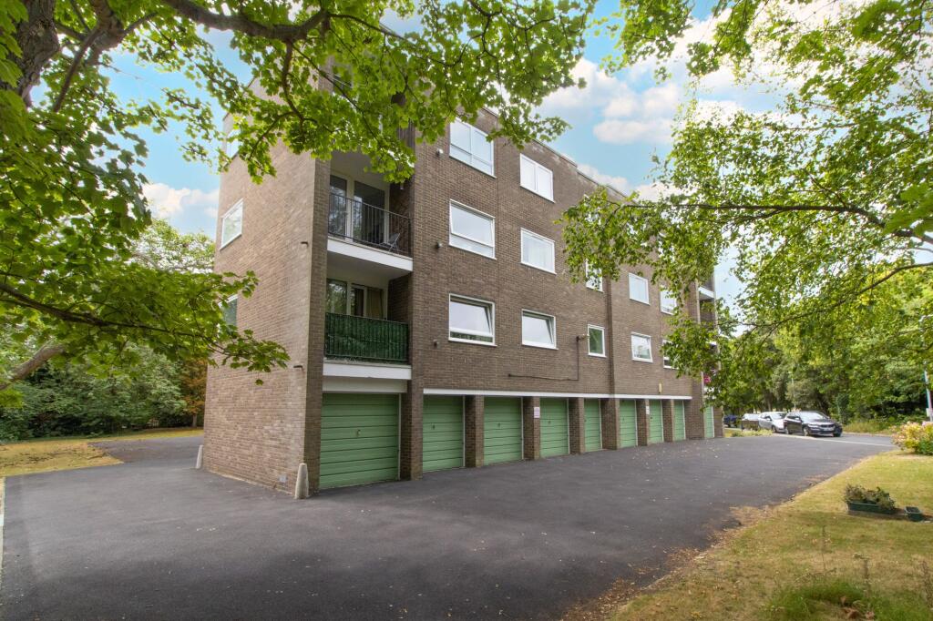 3 bed Apartment
