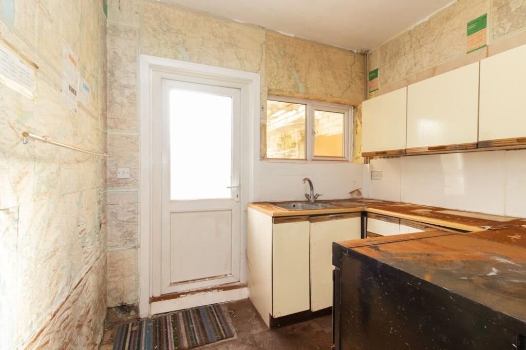 4 bed Terraced