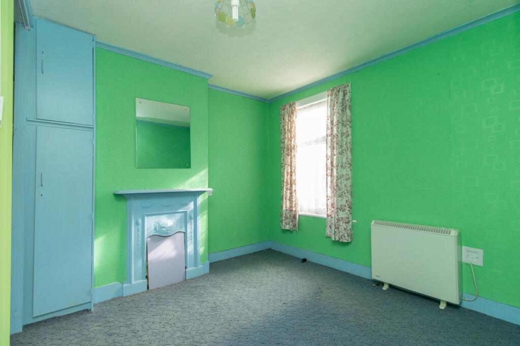 4 bed Terraced