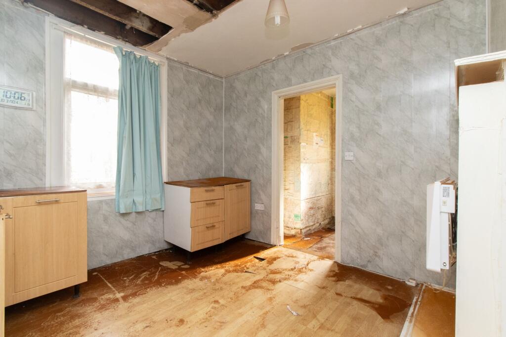4 bed Terraced