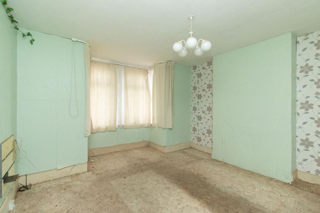 4 bed Terraced
