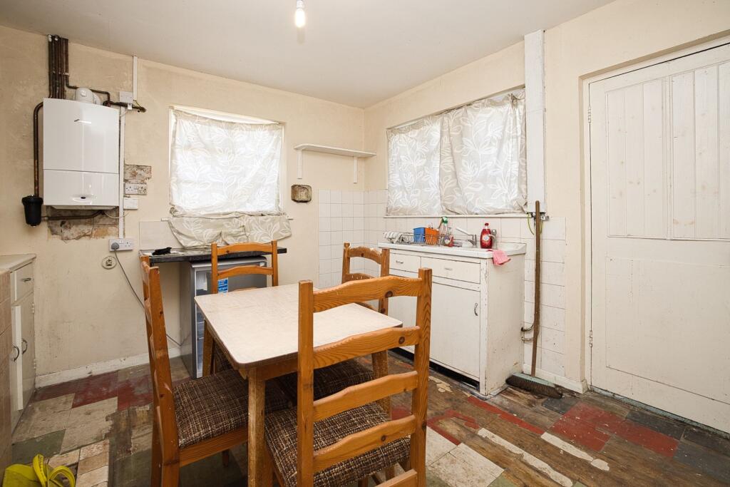 2 bed Detached Bungalow