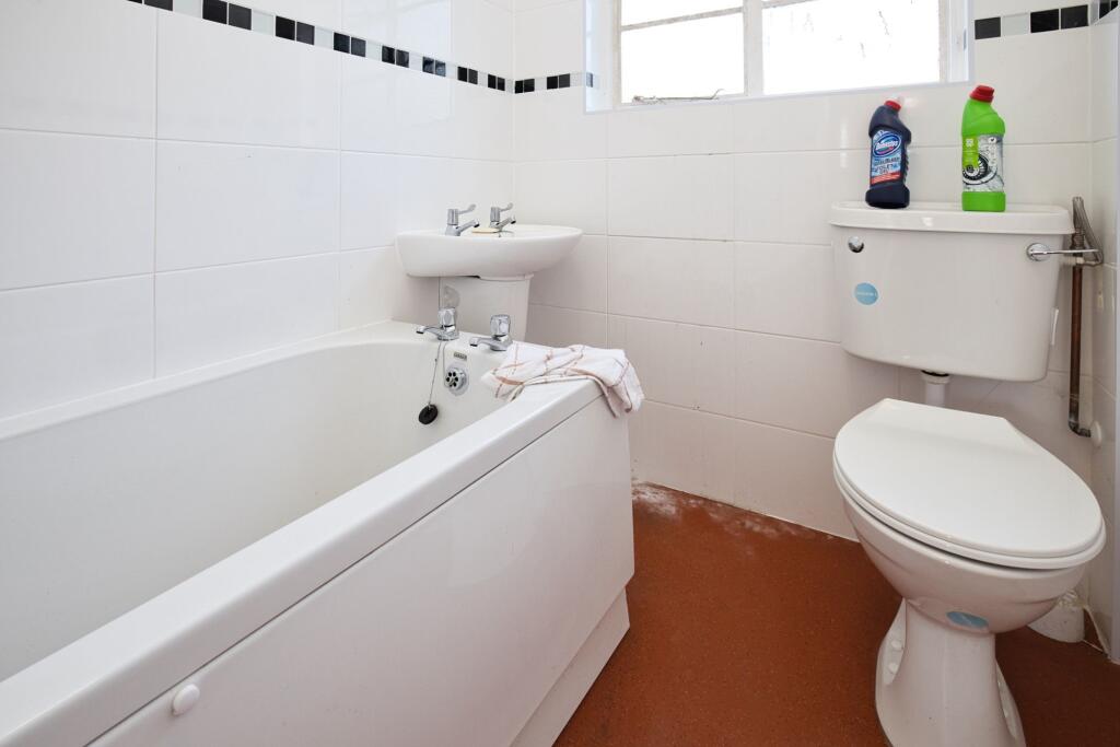 2 bed Detached Bungalow
