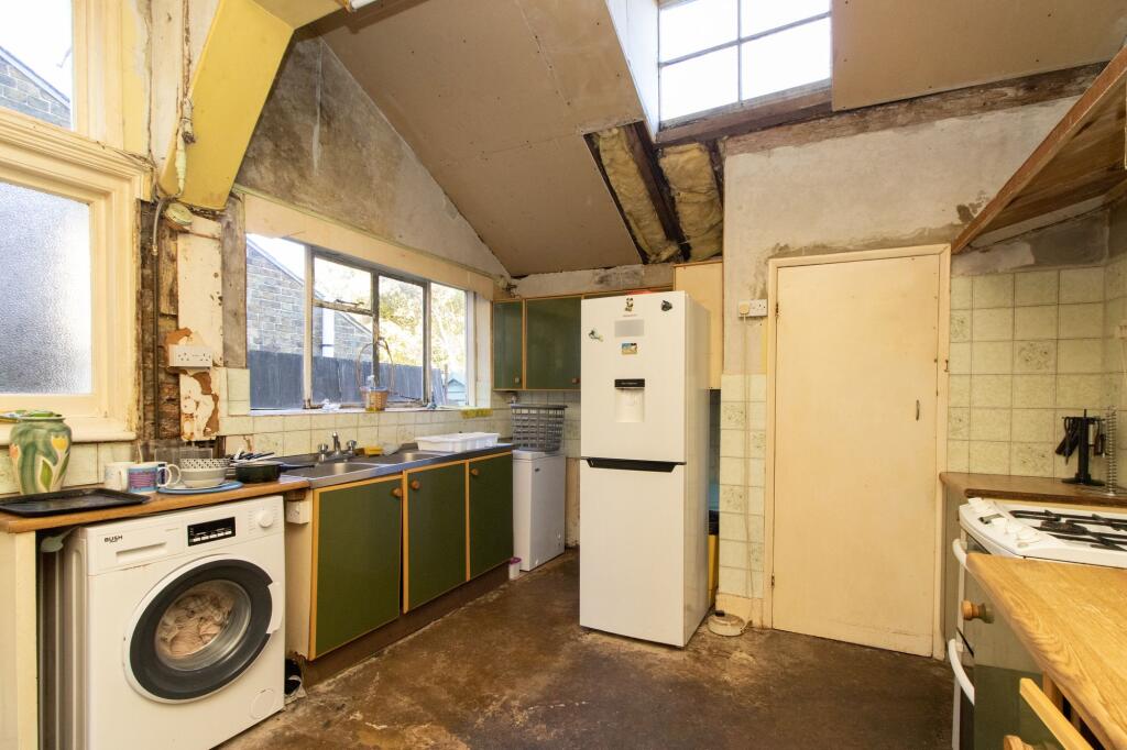 8 bed Semi-Detached