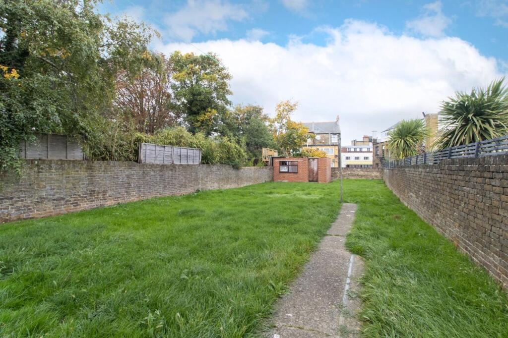 8 bed Semi-Detached