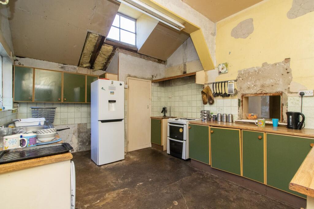 8 bed Semi-Detached