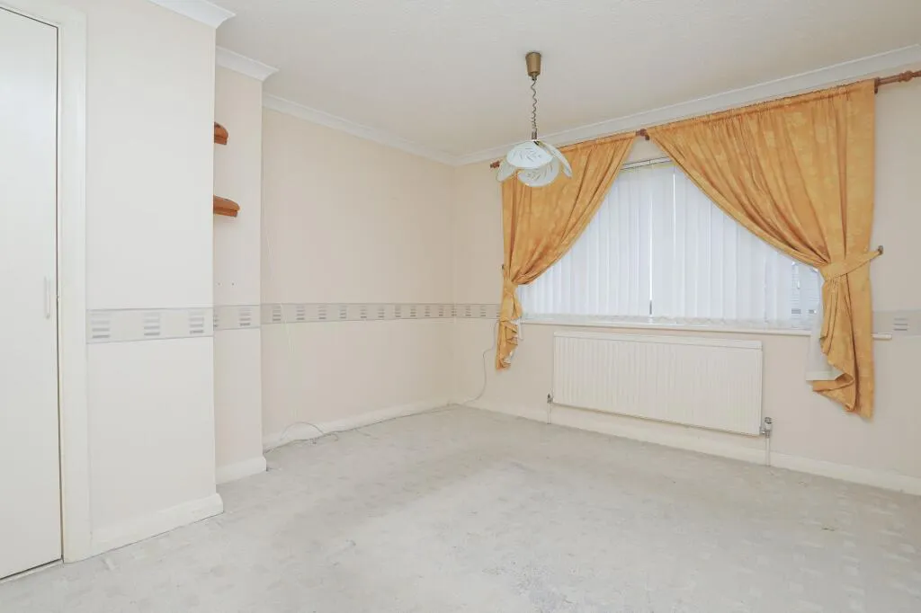4 bed Semi-Detached