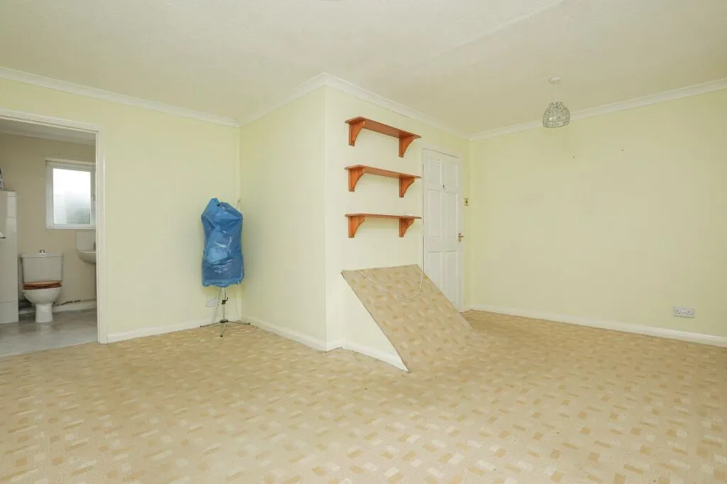 4 bed Semi-Detached