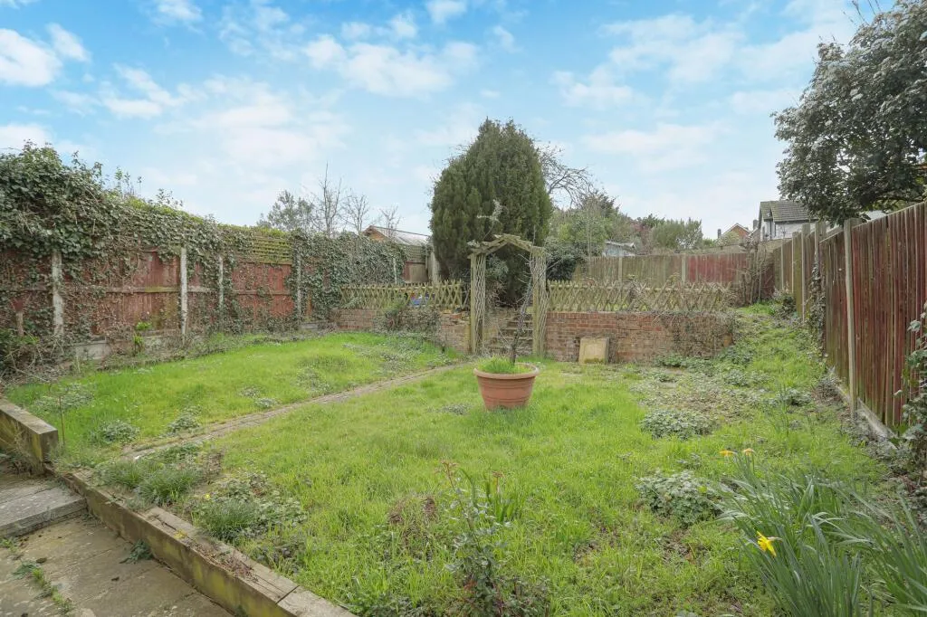 4 bed Semi-Detached