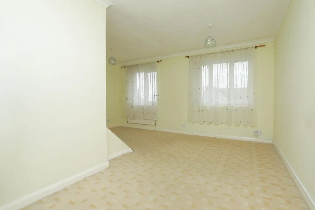 4 bed Semi-Detached