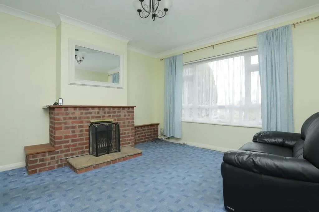 4 bed Semi-Detached