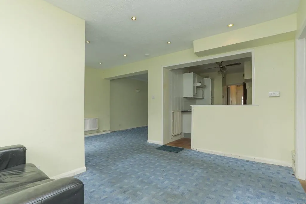 4 bed Semi-Detached