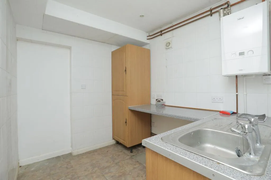 4 bed Semi-Detached