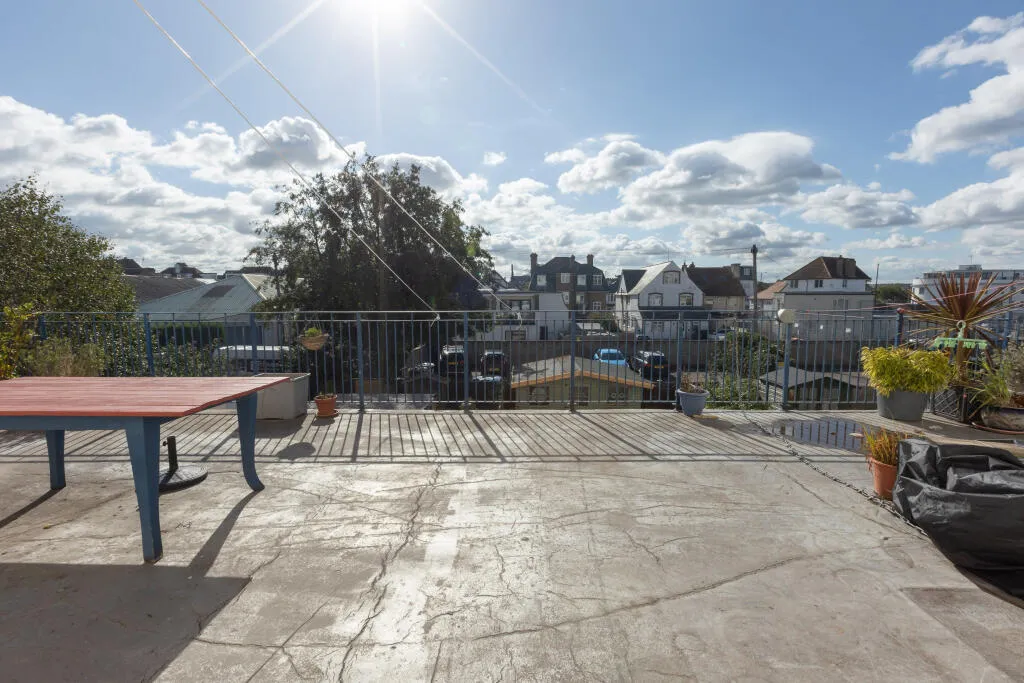 2 bed Apartment