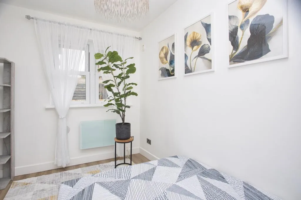 1 bed Ground Flat