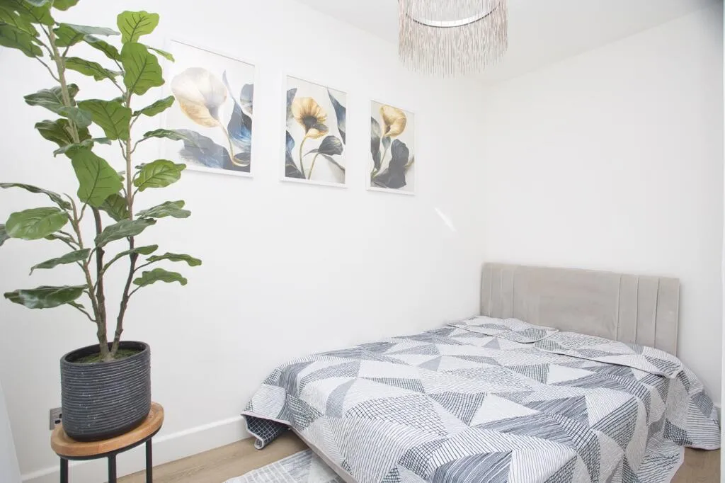 1 bed Ground Flat