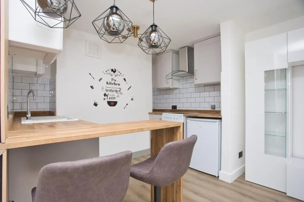 1 bed Ground Flat