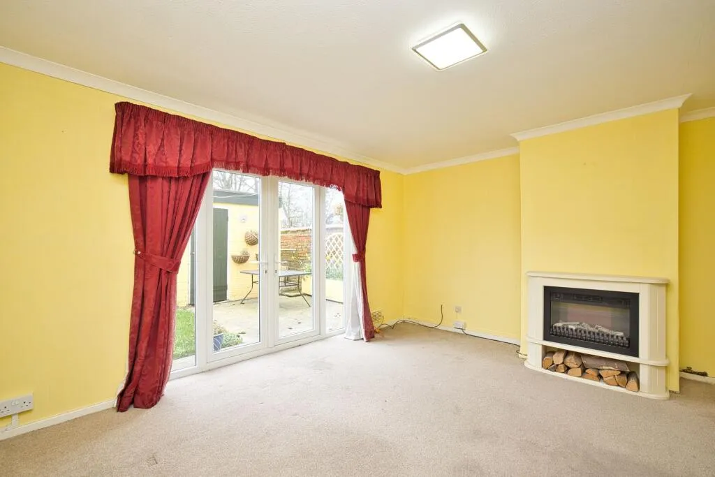 2 bed Semi-Detached