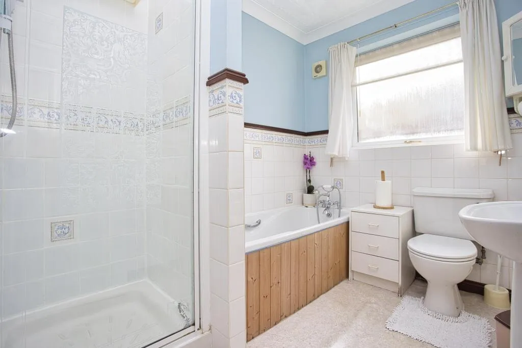 3 bed Detached Bungalow