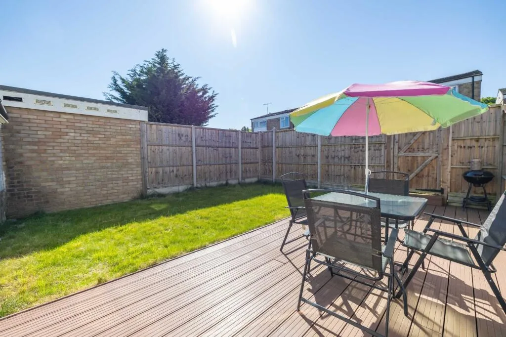 3 bed End of Terrace