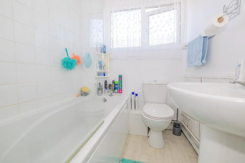 3 bed End of Terrace