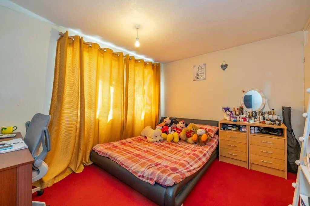 3 bed End of Terrace